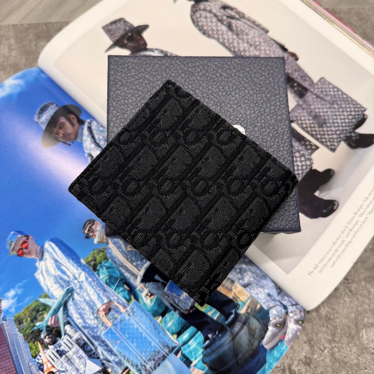 (PRE ORDER) CD OBLIQUE WALLET - BLACK
