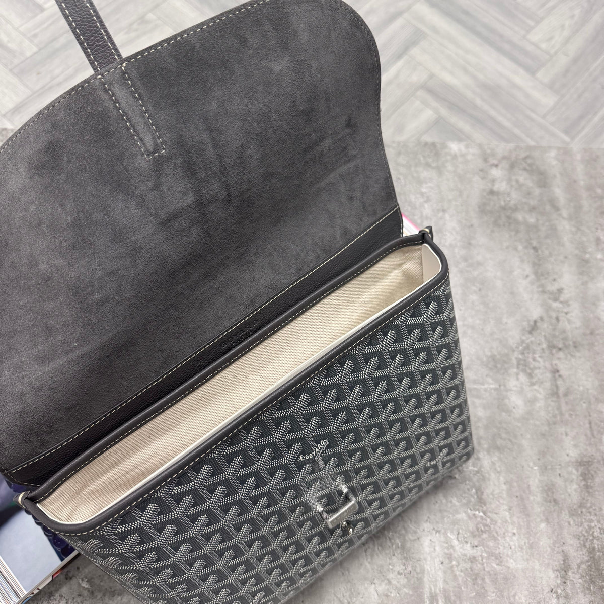 (PRE ORDER) GYRD MAN BAG - GREY