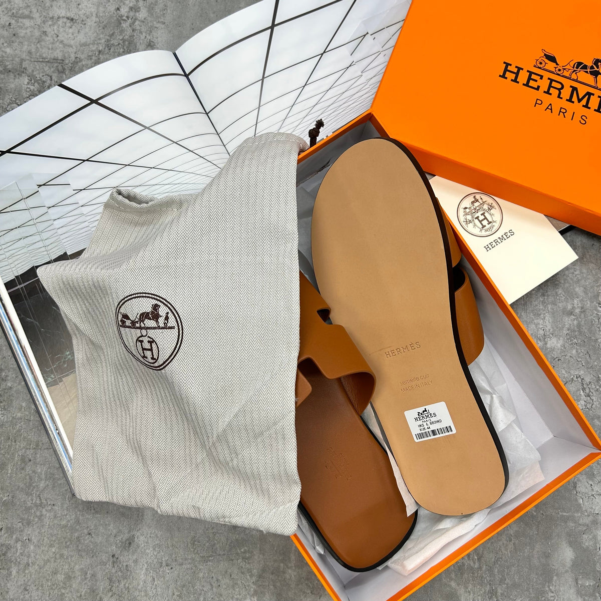 (PRE-ORDER) HMES - SLIDES - TAN