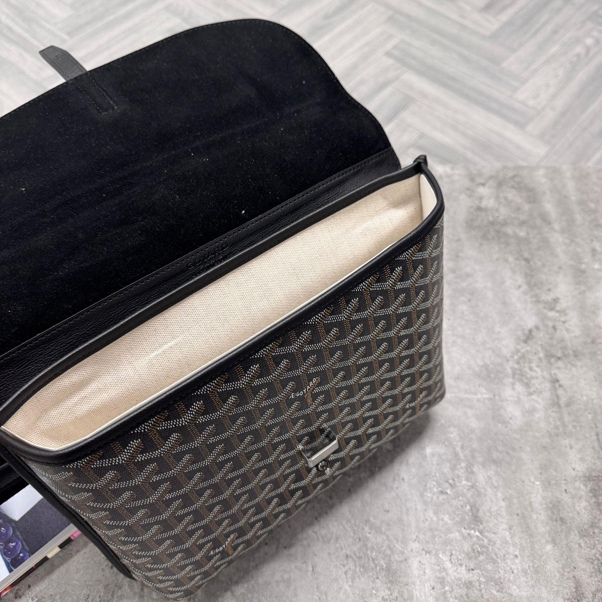 (PRE ORDER) GYRD MAN BAG - BLACK