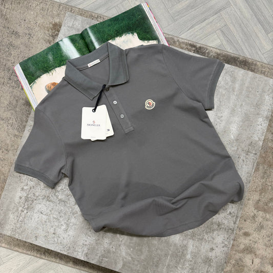 MNCLR PLEATED COLLAR POLO - CHARCOAL
