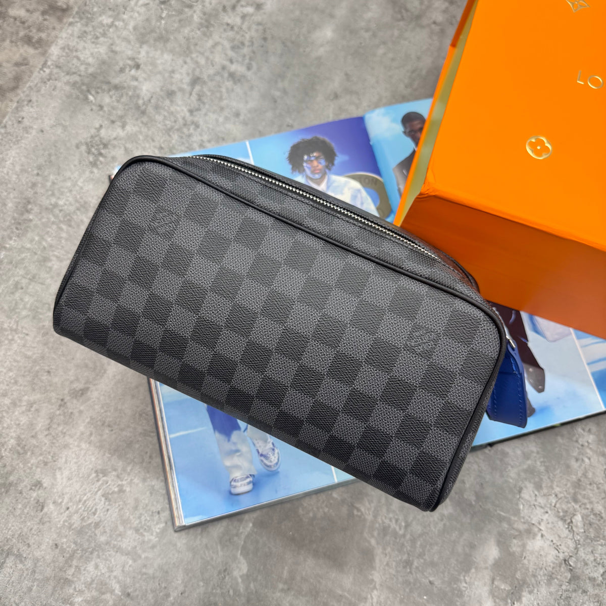(PRE ORDER) LVE - WASH BAG
