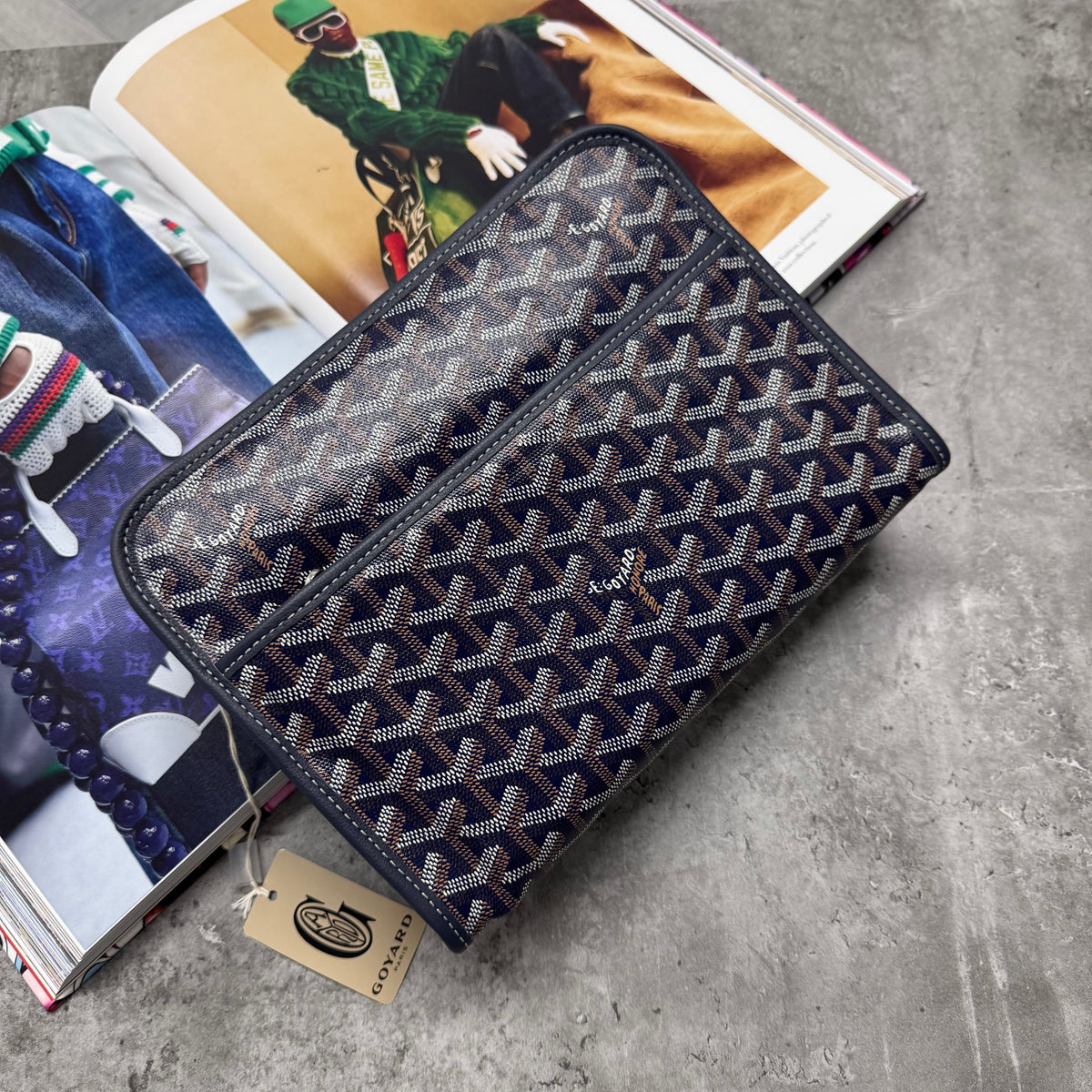 (PRE ORDER) GYRD POUCH BAG - NAVY