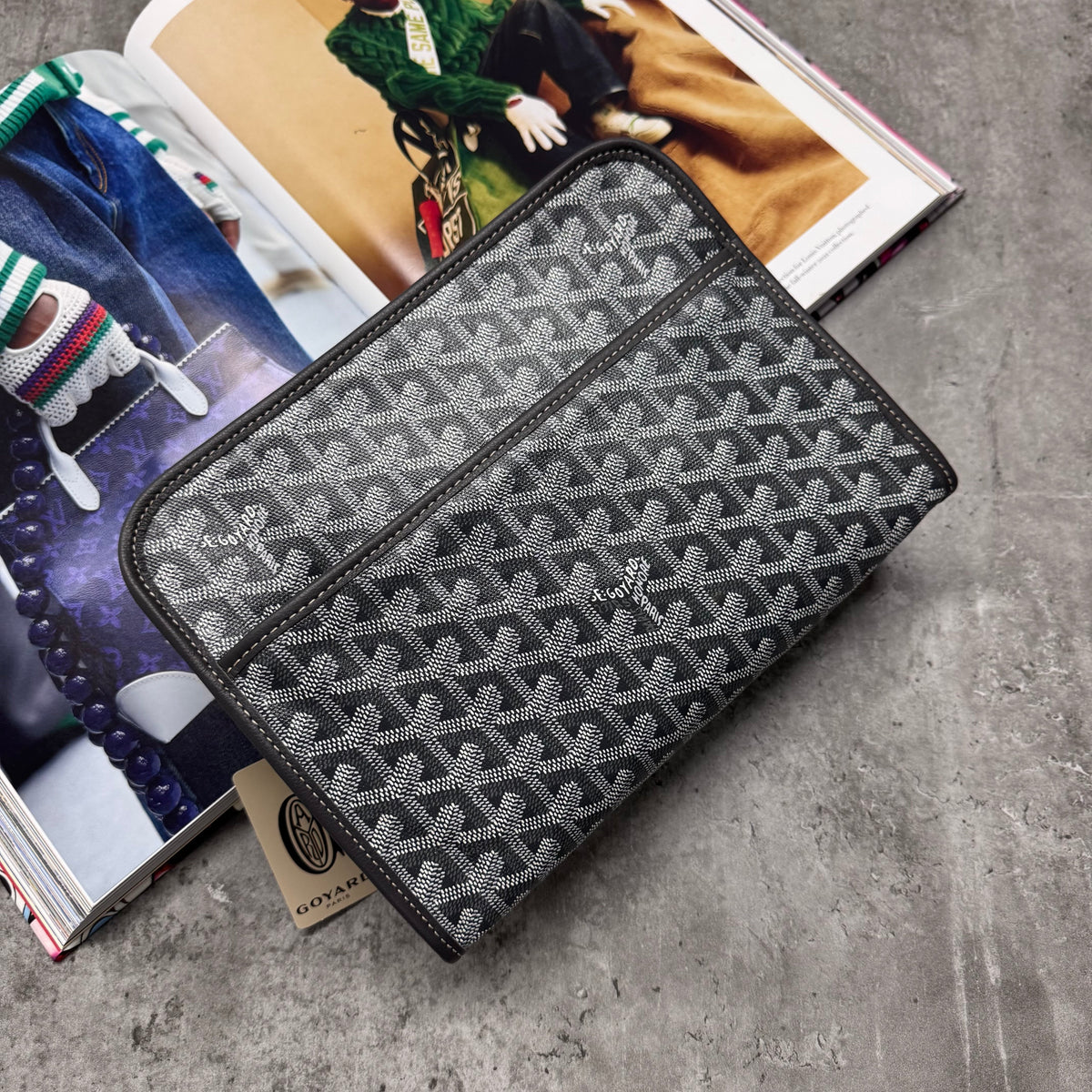 (PRE ORDER) GYRD POUCH BAG - GREY