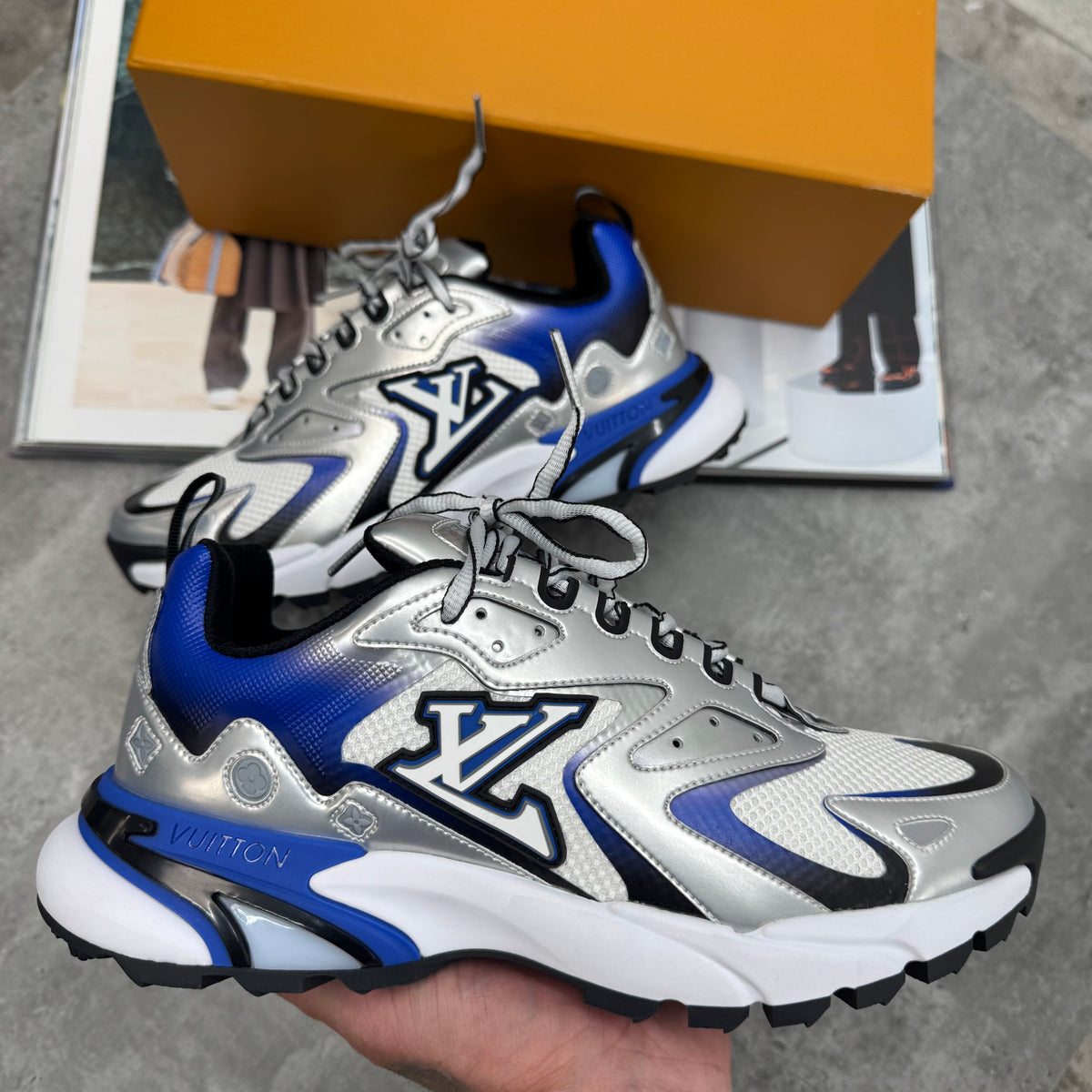 (PRE-ORDER) LVE - TACTIC TRAINERS - SILVER/NAVY