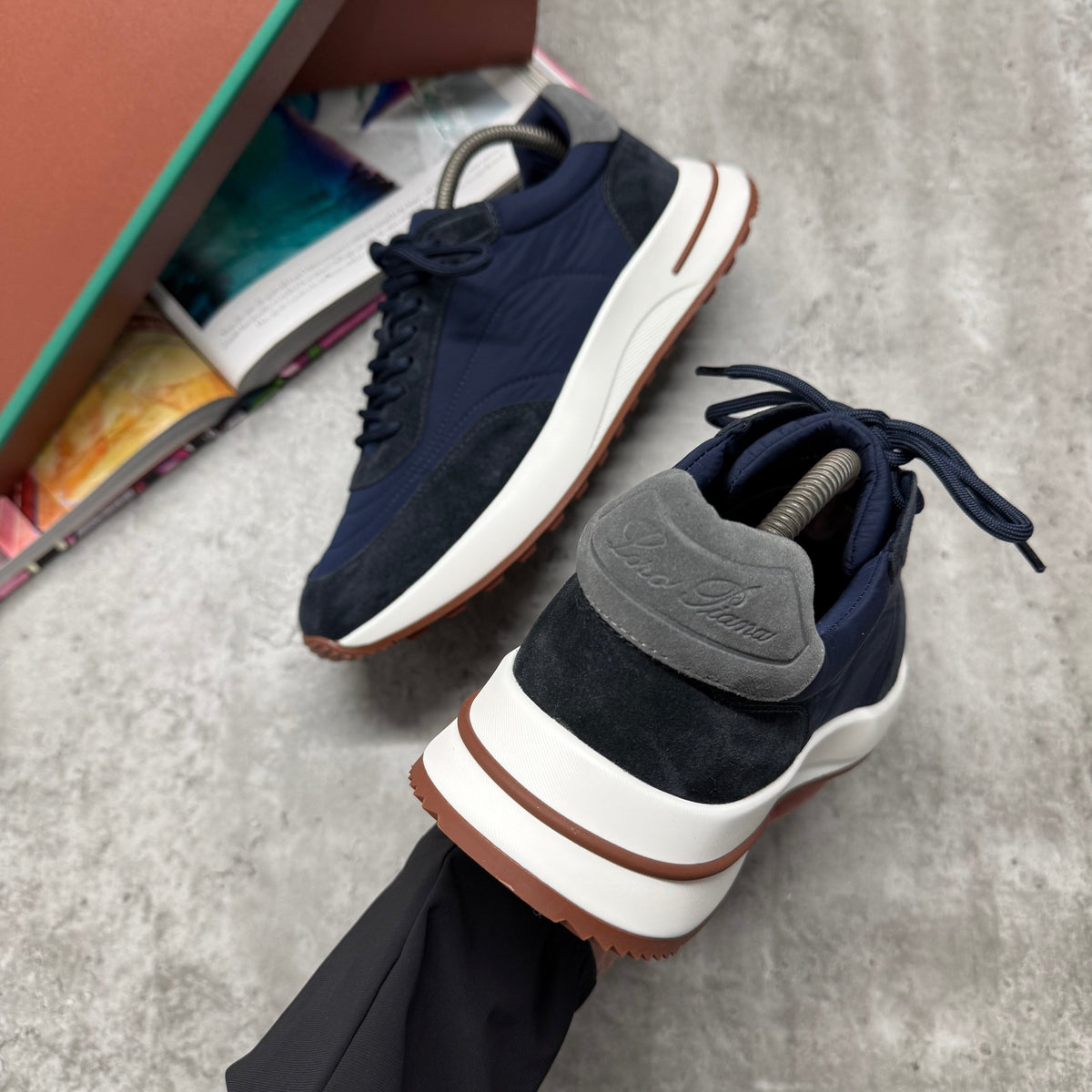 LORO SUEDE RUNNER TRAINER - NAVY
