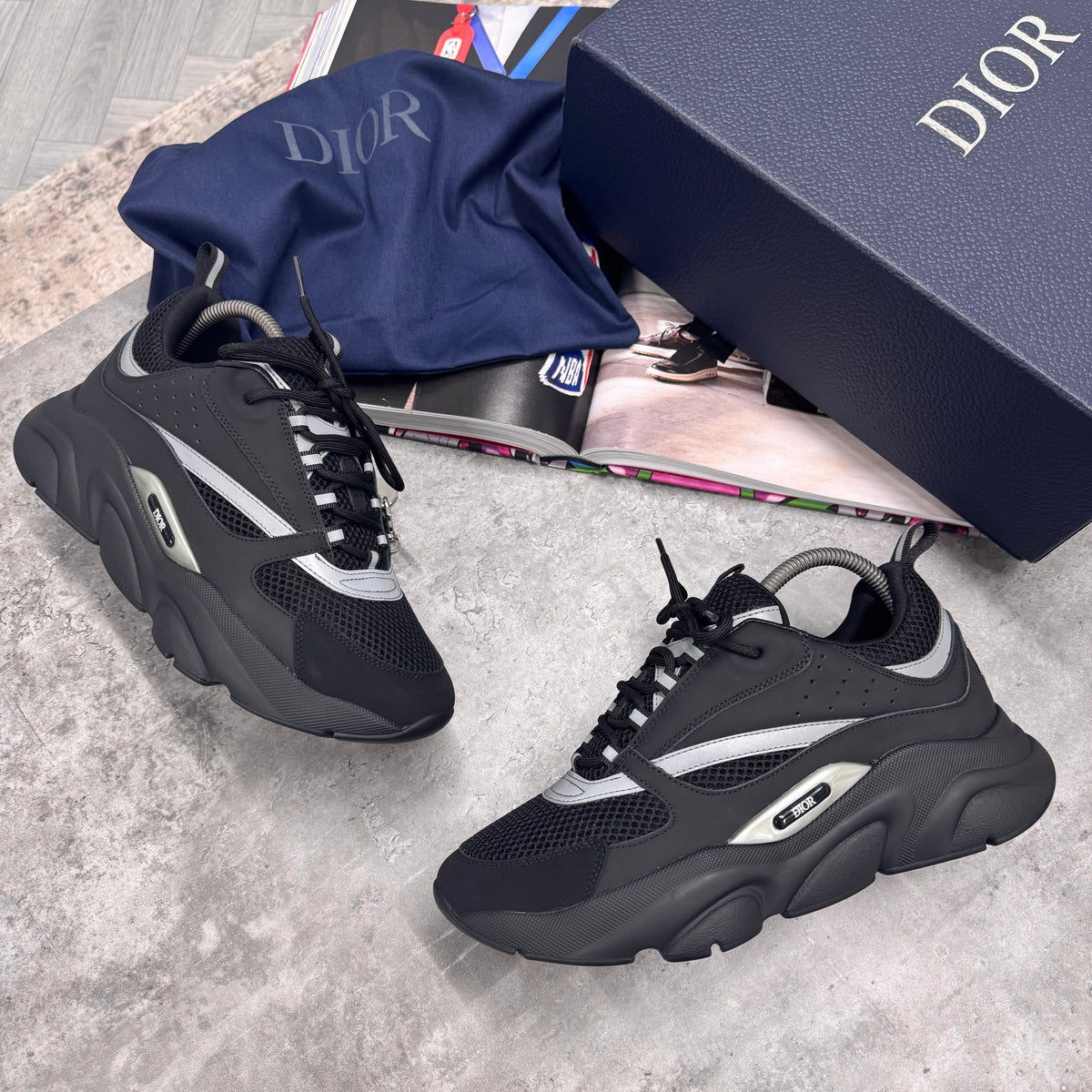 B22 TRAINER - BLACK