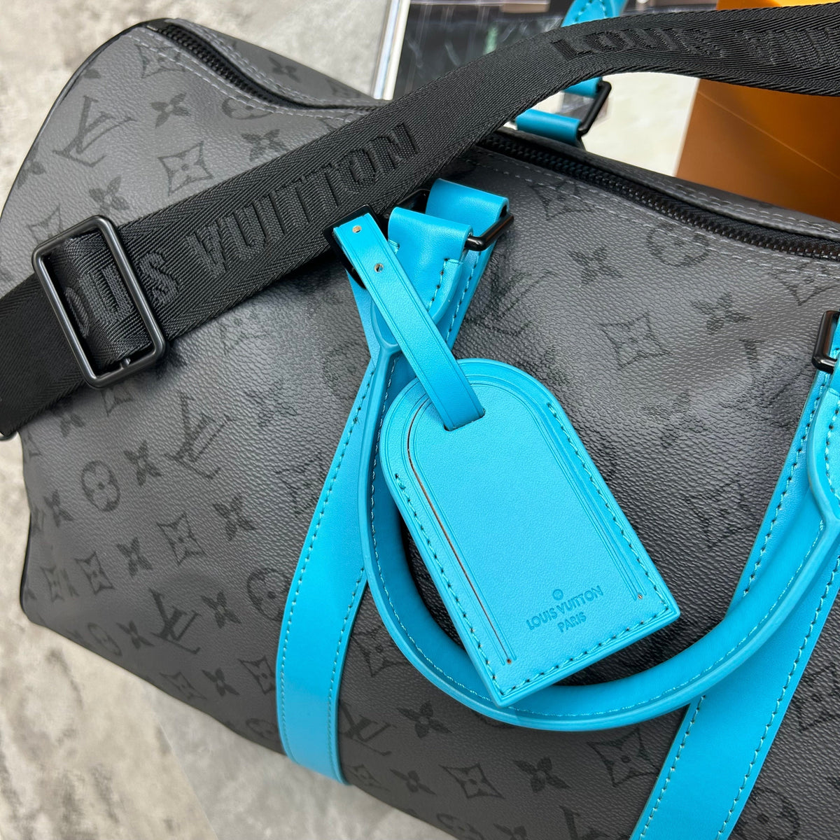 (PRE-ORDER) LVE - DUFFEL BAG