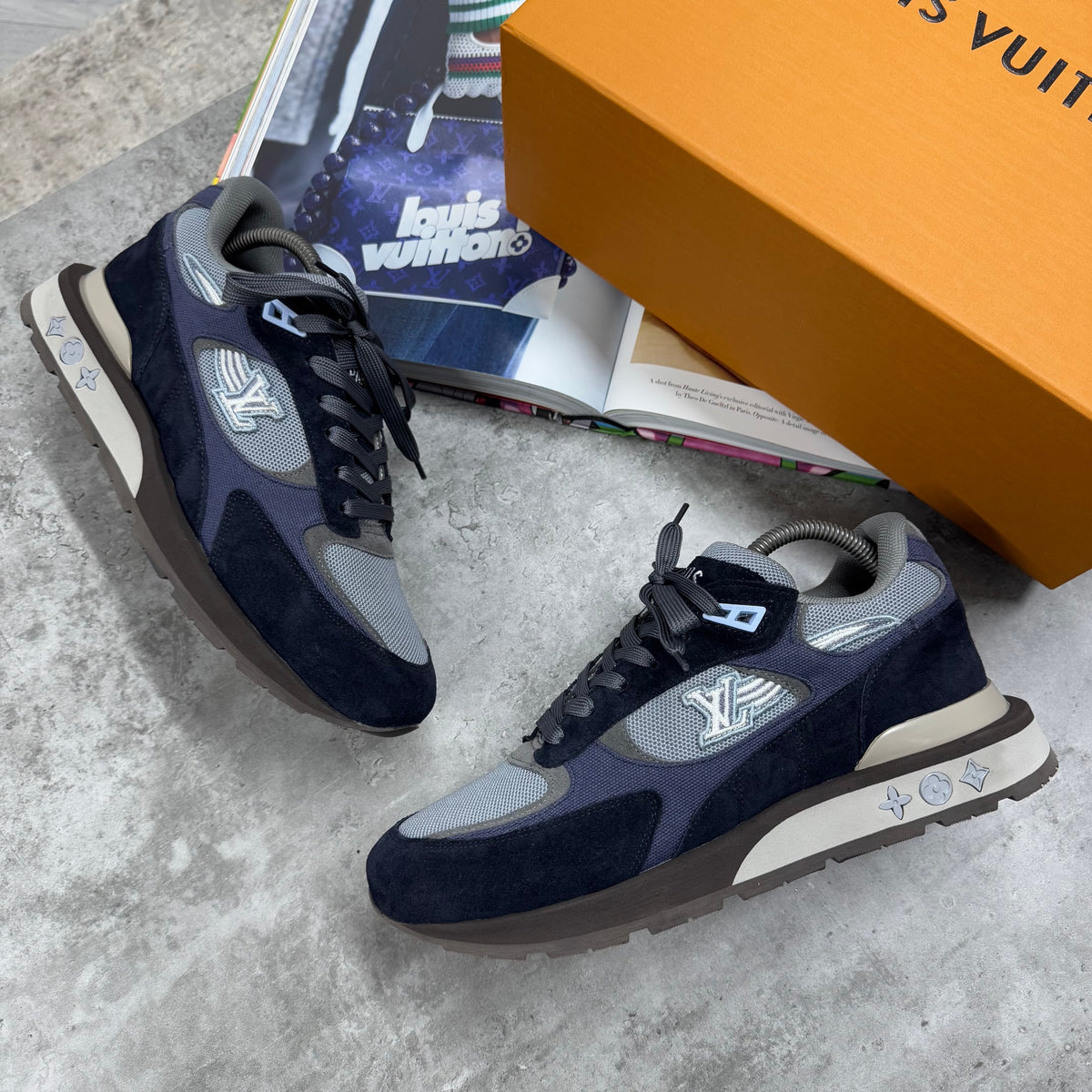 (PRE ORDER) LVE RUNAWAY TRAINERS - NAVY
