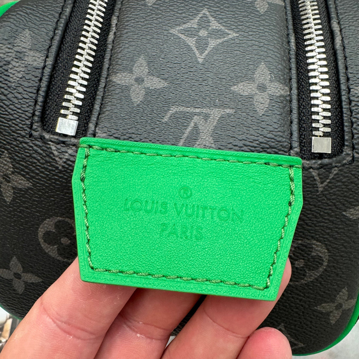 (PRE ORDER) LVE - WASH BAG - GREEN
