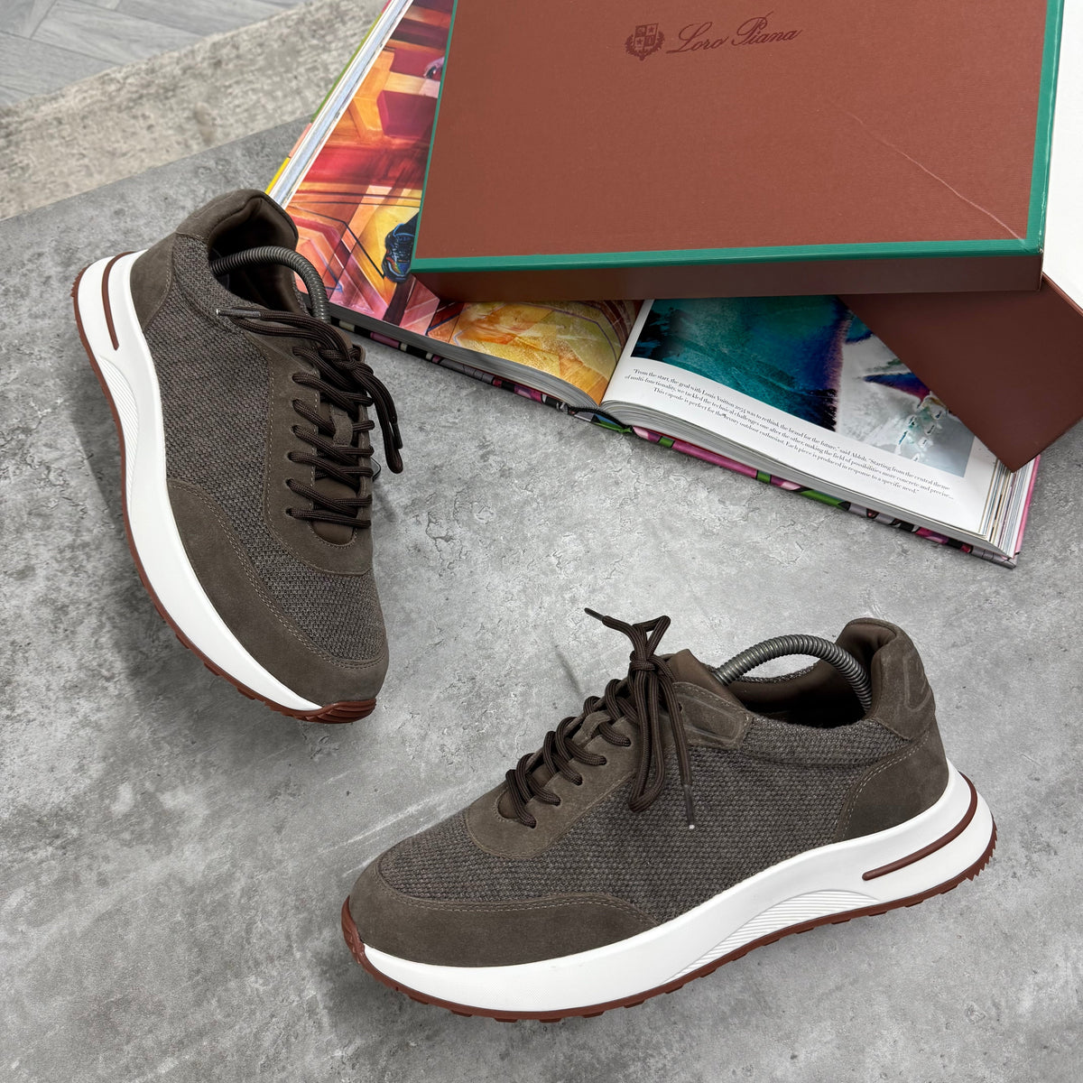 LORO SUEDE RUNNER TRAINER - KHAKI