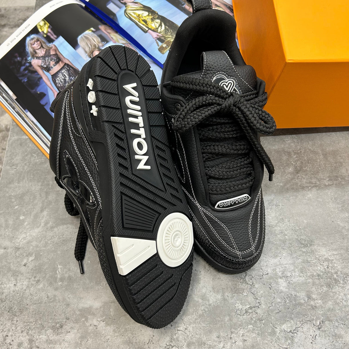 (PRE-ORDER) LVE - SKATES TRAINER - BLACK