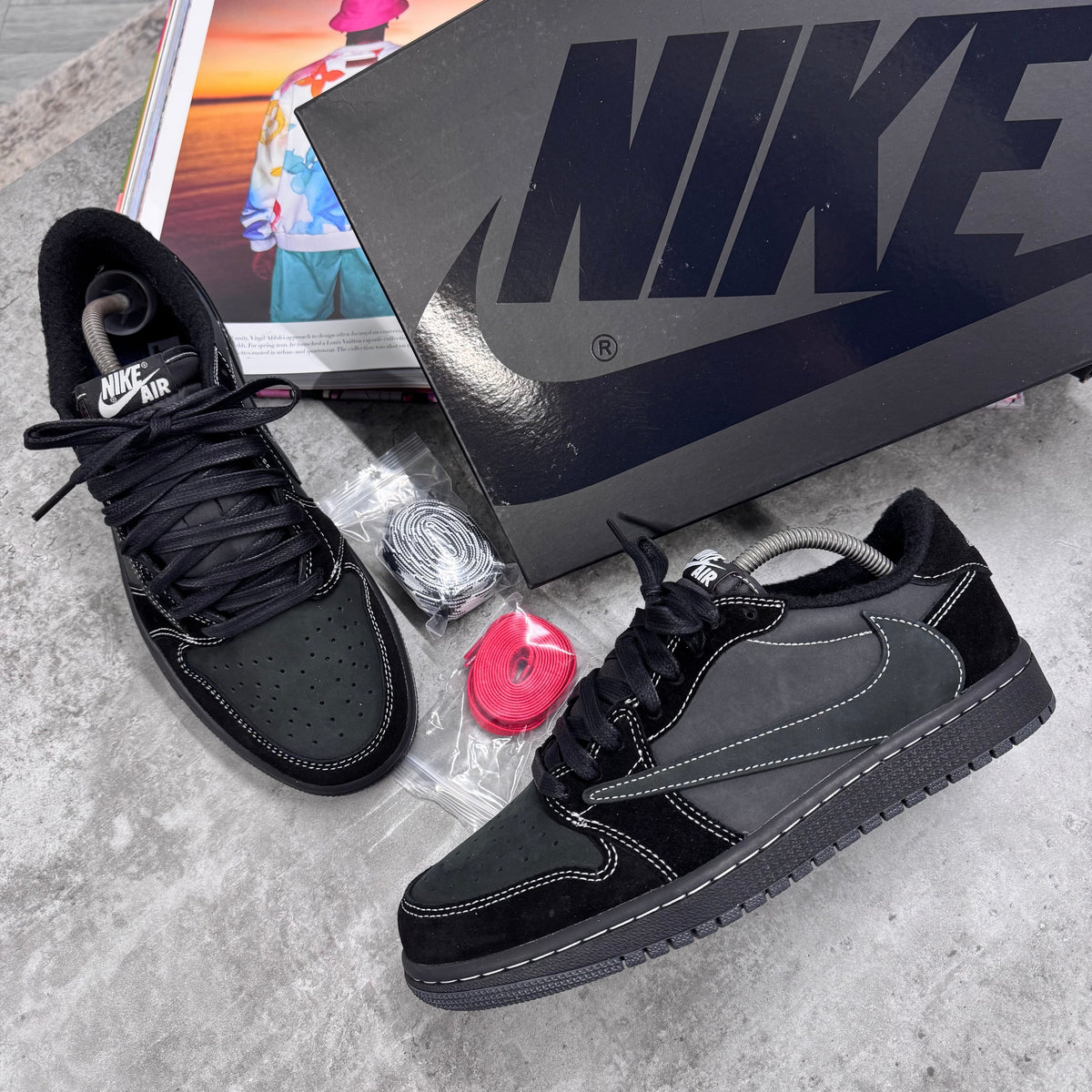 NI X TS JORDAN 1 - PHANTOM BLACK