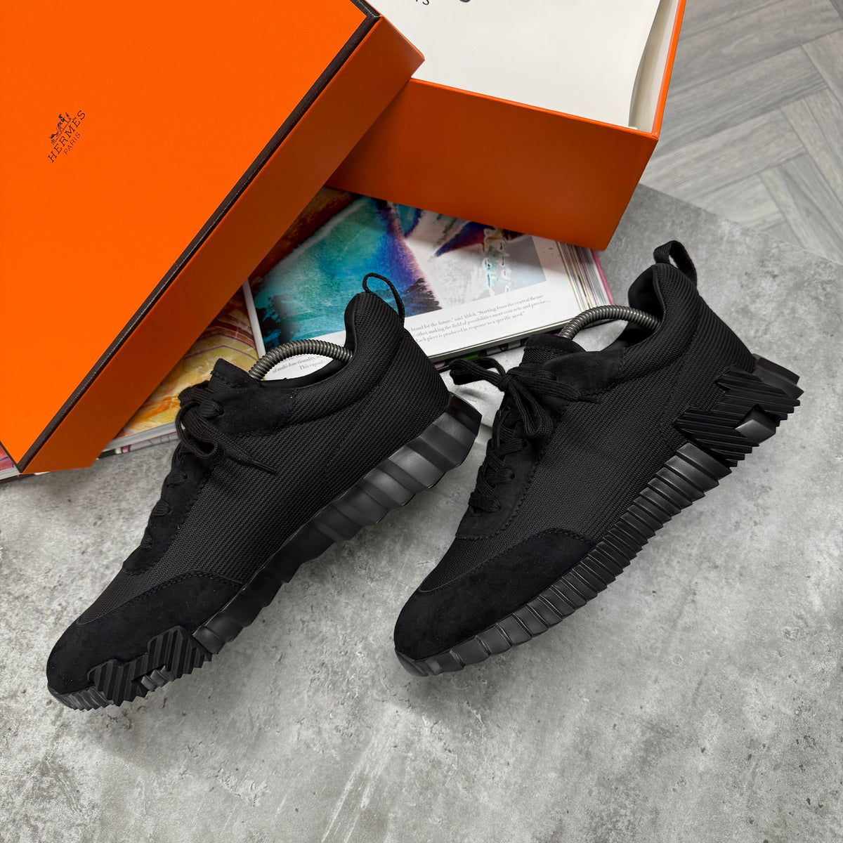 H BOUNCING TRAINER - BLACK