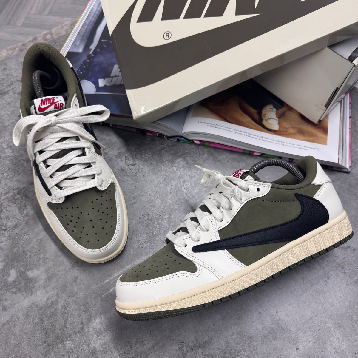 NI X TS - JORDAN 1 - MID OLIVE