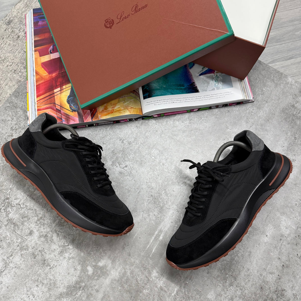 LORO SUEDE RUNNER TRAINER - BLACK