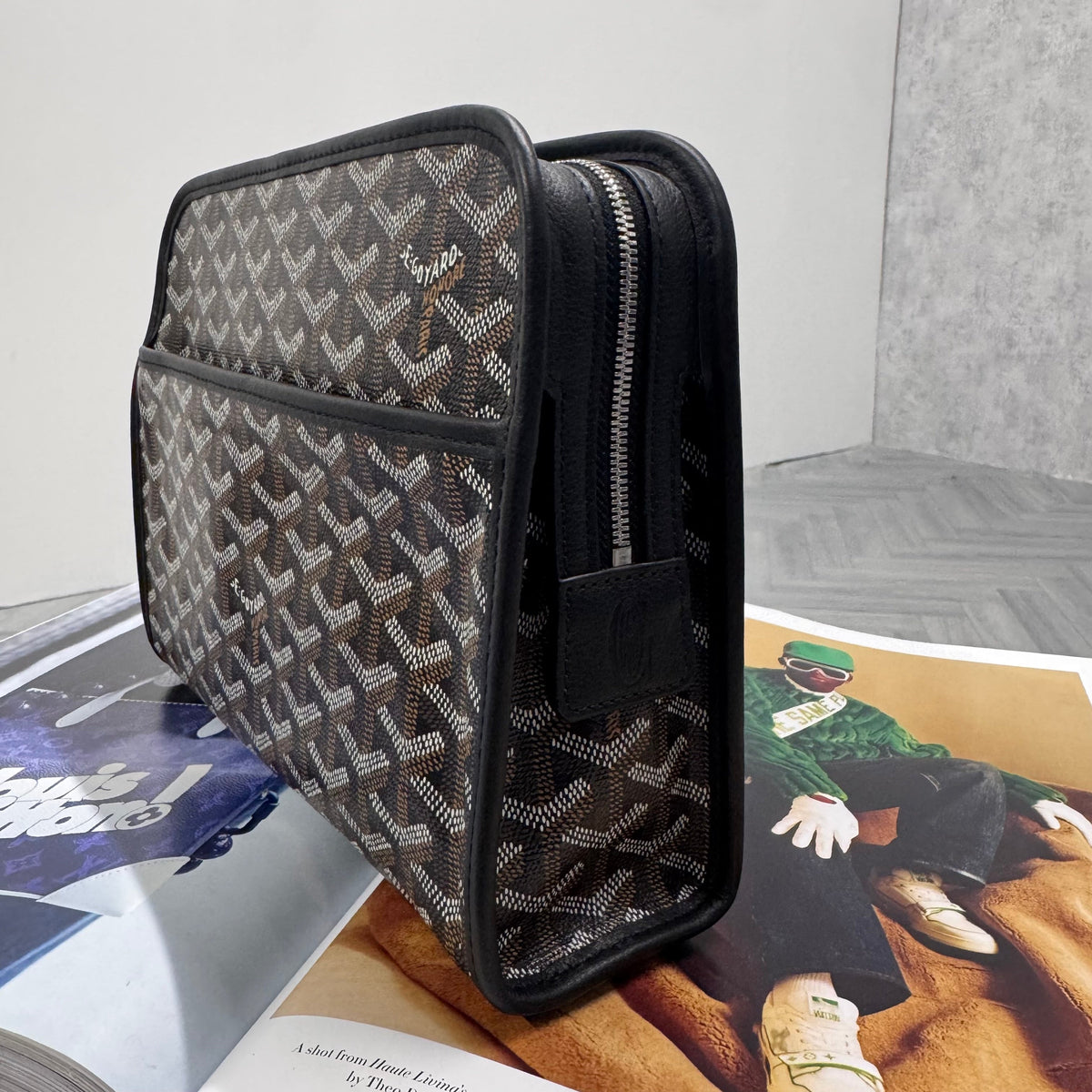 (PRE ORDER) GYRD POUCH BAG - BLACK
