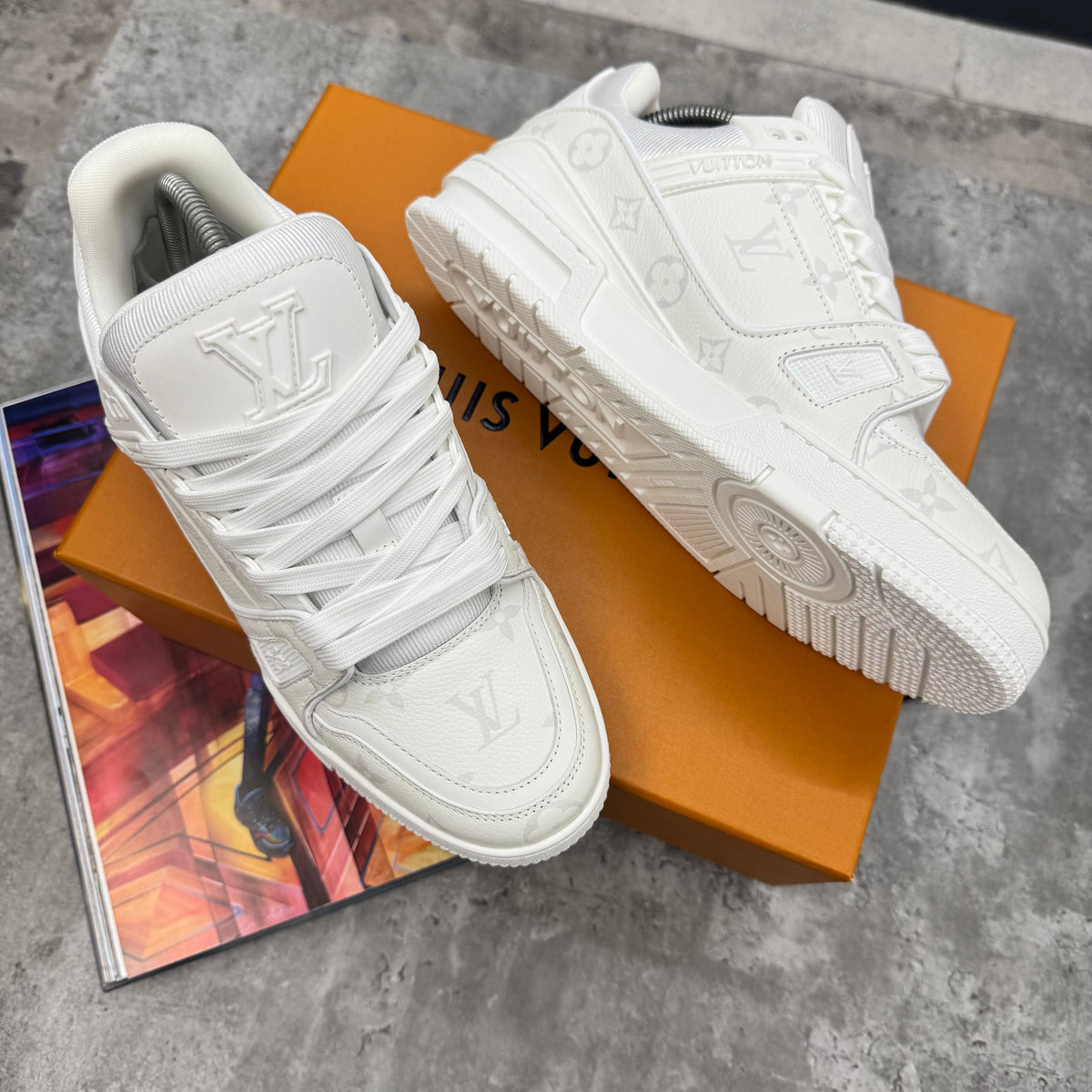 (PRE-ORDER) LVE - MONOGRAM TRAINERS - WHITE