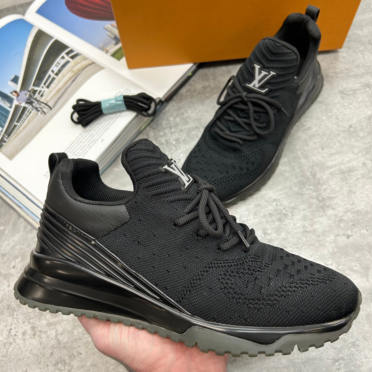 (PRE-ORDER) LVE - VNR TRAINER