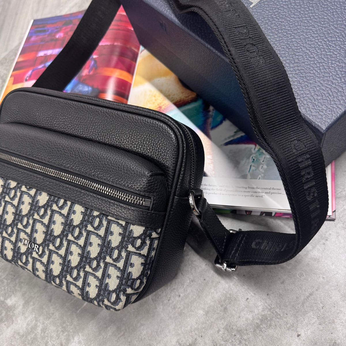 CD MESSENGER BAG - CREAM