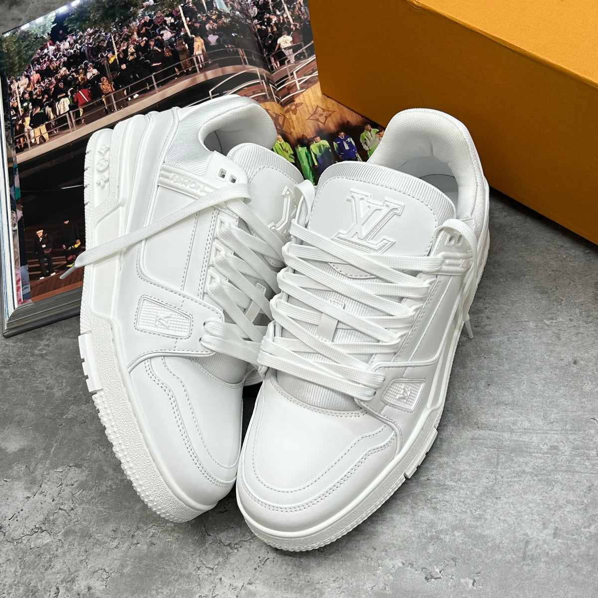 (PRE-ORDER) LVE - TRAINERS - WHITE