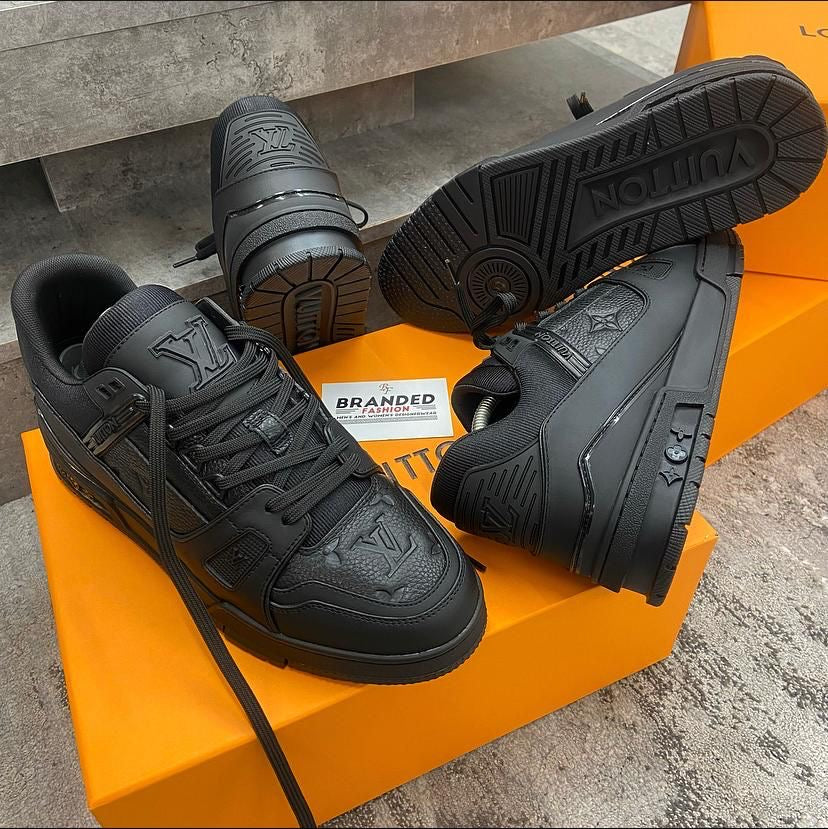 (PRE-ORDER) LVE - TRAINERS - BLACK