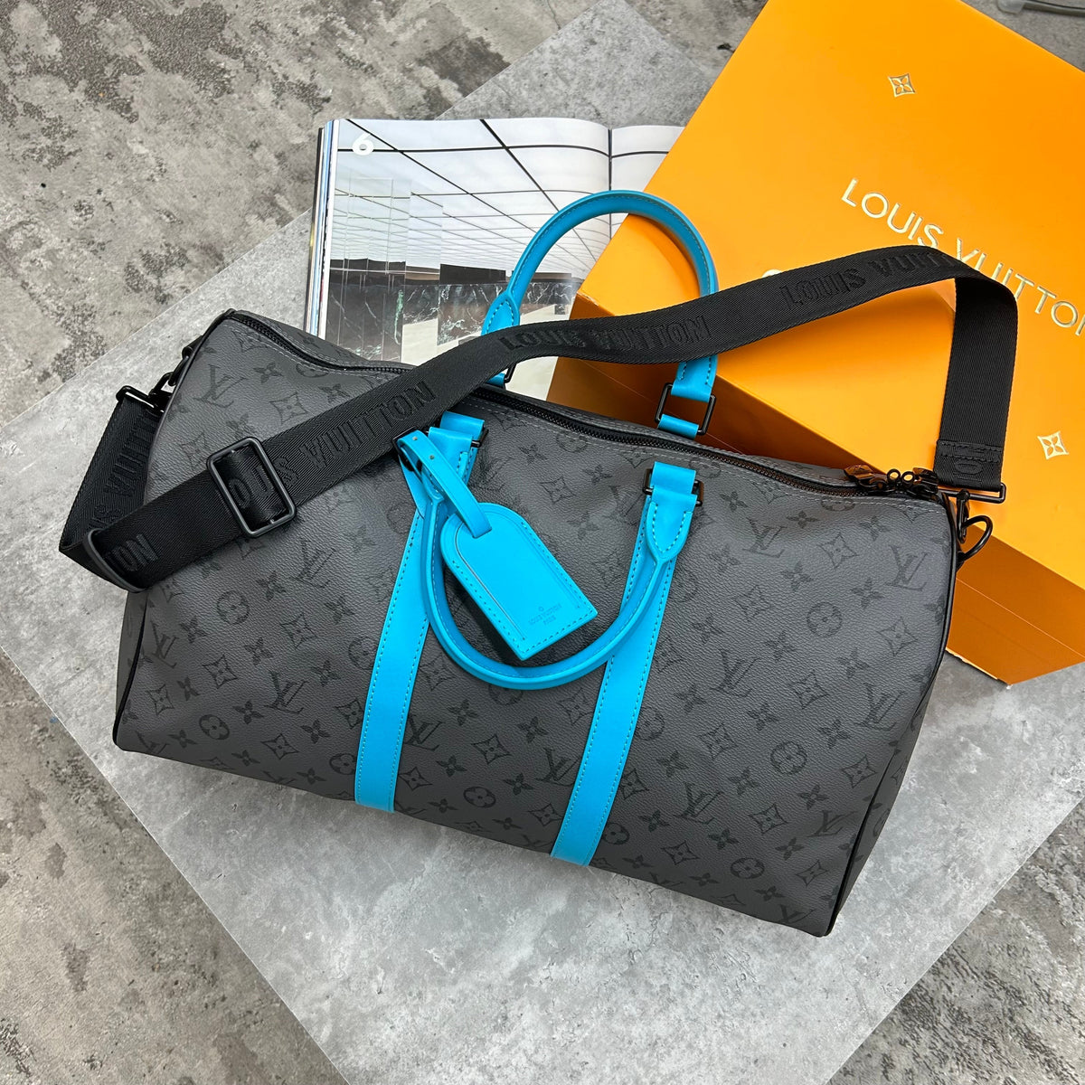 (PRE-ORDER) LVE - DUFFEL BAG