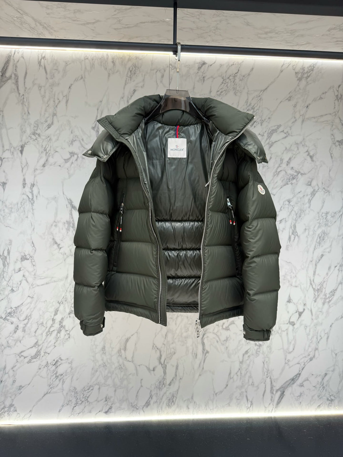 MNCLR PUFF COAT OLIVE - (PRE ORDER)