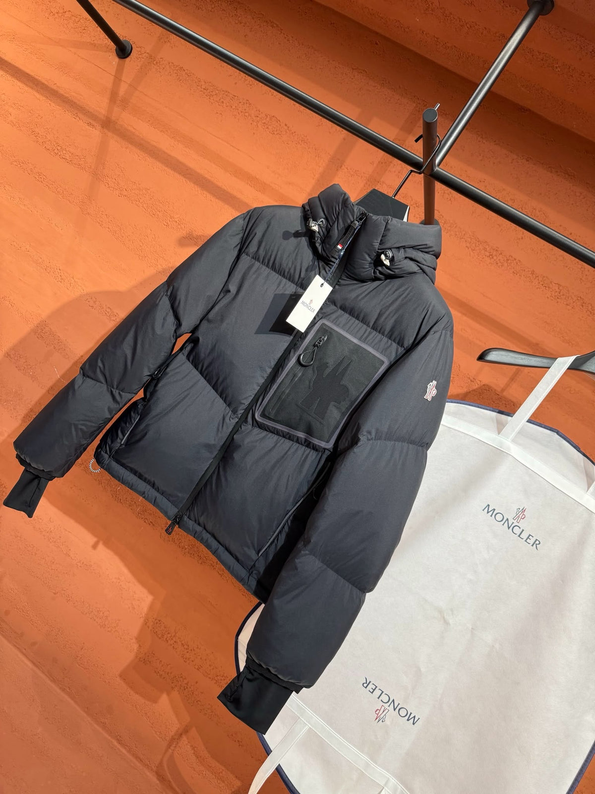 MNCLR PUFF BIG LOGO BLACK - (PRE ORDER)