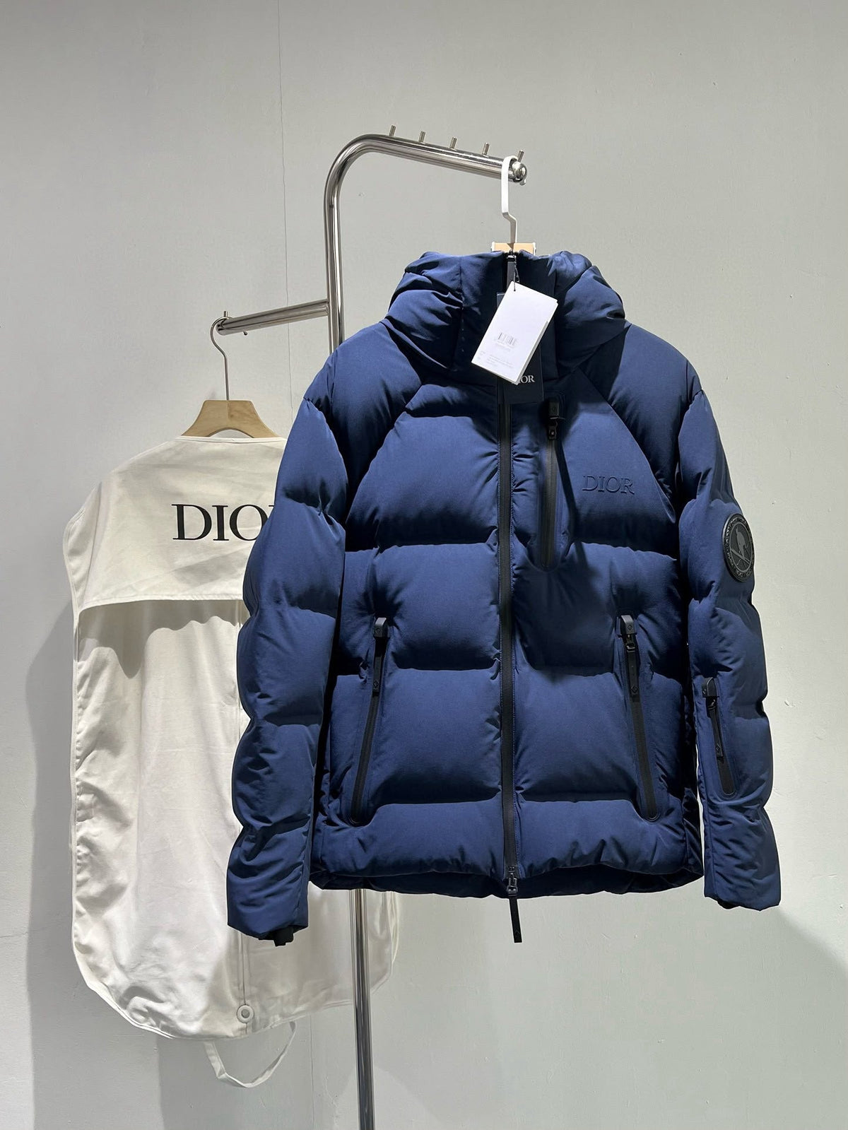 COATS & JACKETS