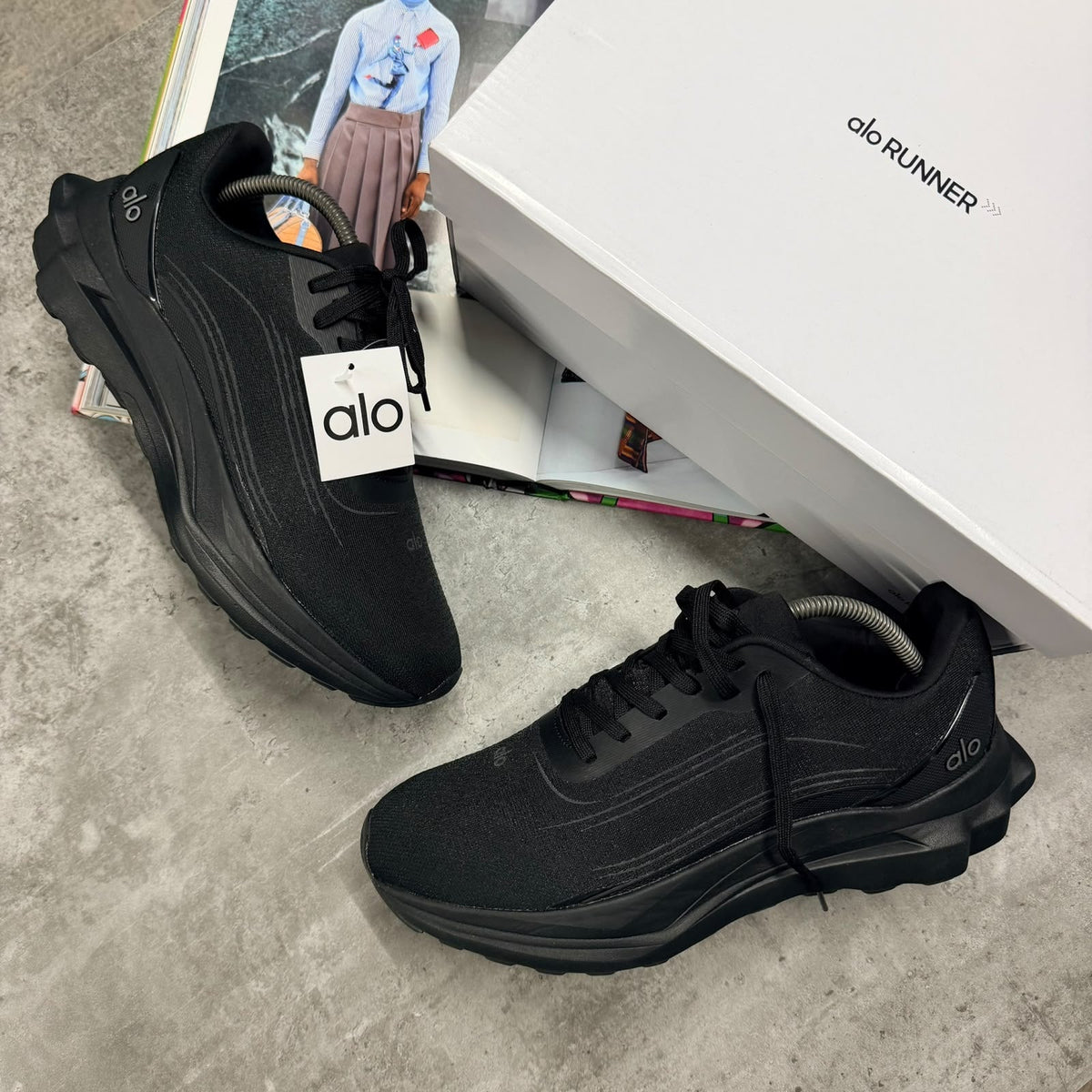 AL0 RUNNER BLACK (PRE-ORDER)